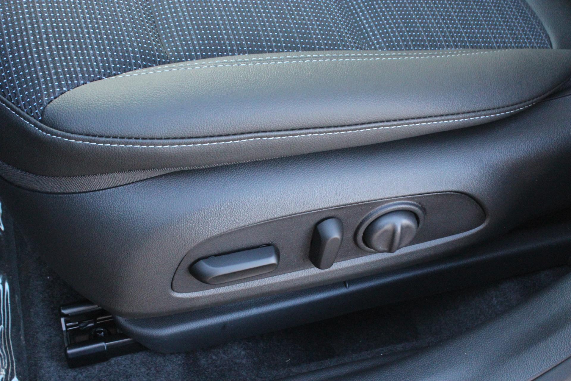 2025 Buick Envista Vehicle Photo in AURORA, CO 80012-4011
