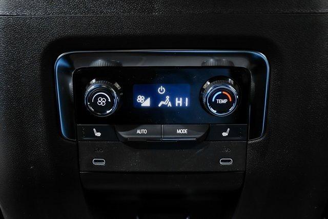 2025 Chevrolet Suburban Vehicle Photo in EVERETT, WA 98203-5662