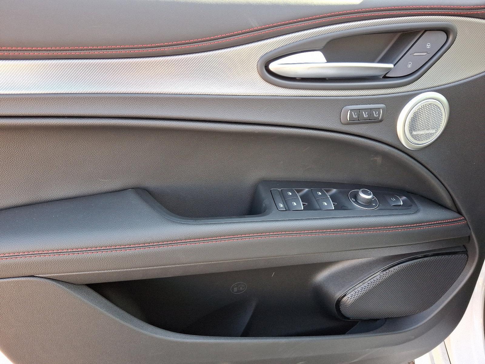 2025 Alfa Romeo Stelvio Vehicle Photo in Willow Grove, PA 19090