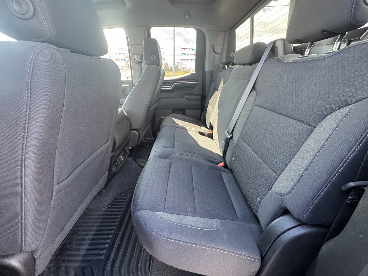 2022 Chevrolet Silverado 1500 Vehicle Photo in BOONVILLE, IN 47601-9633