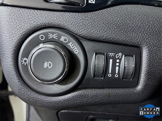 2019 Jeep Cherokee Vehicle Photo in Puyallup, WA 98371