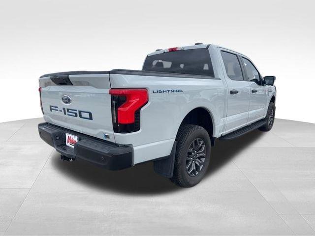 2023 Ford F-150 Lightning Vehicle Photo in MEDINA, OH 44256-9631