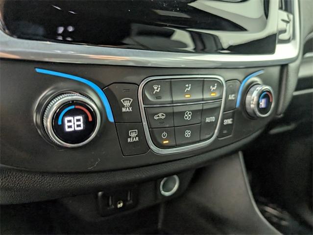2022 Chevrolet Traverse Vehicle Photo in ENGLEWOOD, CO 80113-6708