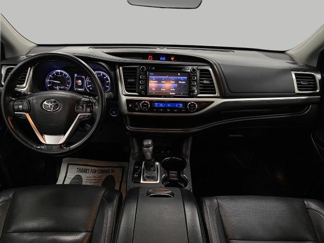 2017 Toyota Highlander Vehicle Photo in Appleton, WI 54913
