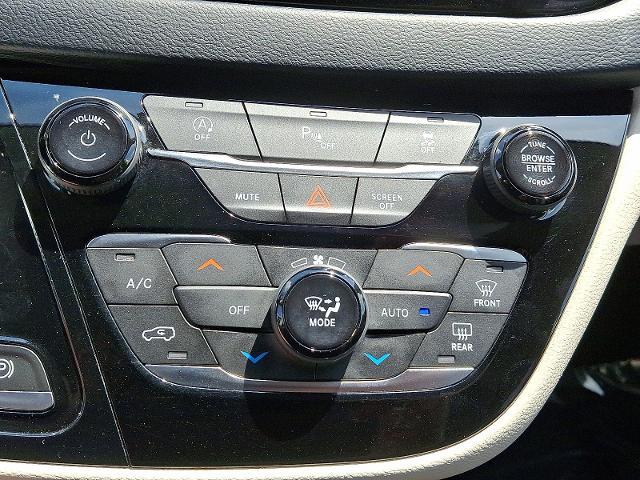 2019 Chrysler Pacifica Vehicle Photo in HARRISBURG, PA 17111-1033