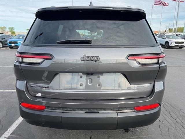 2023 Jeep Grand Cherokee L Vehicle Photo in GREEN BAY, WI 54304-5303