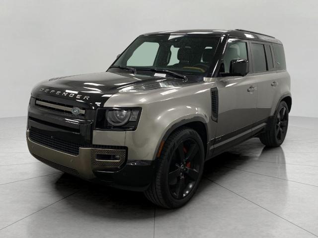 2024 Defender Vehicle Photo in Appleton, WI 54913