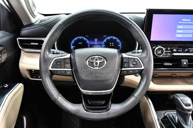 2023 Toyota Highlander Vehicle Photo in DALLAS, TX 75235