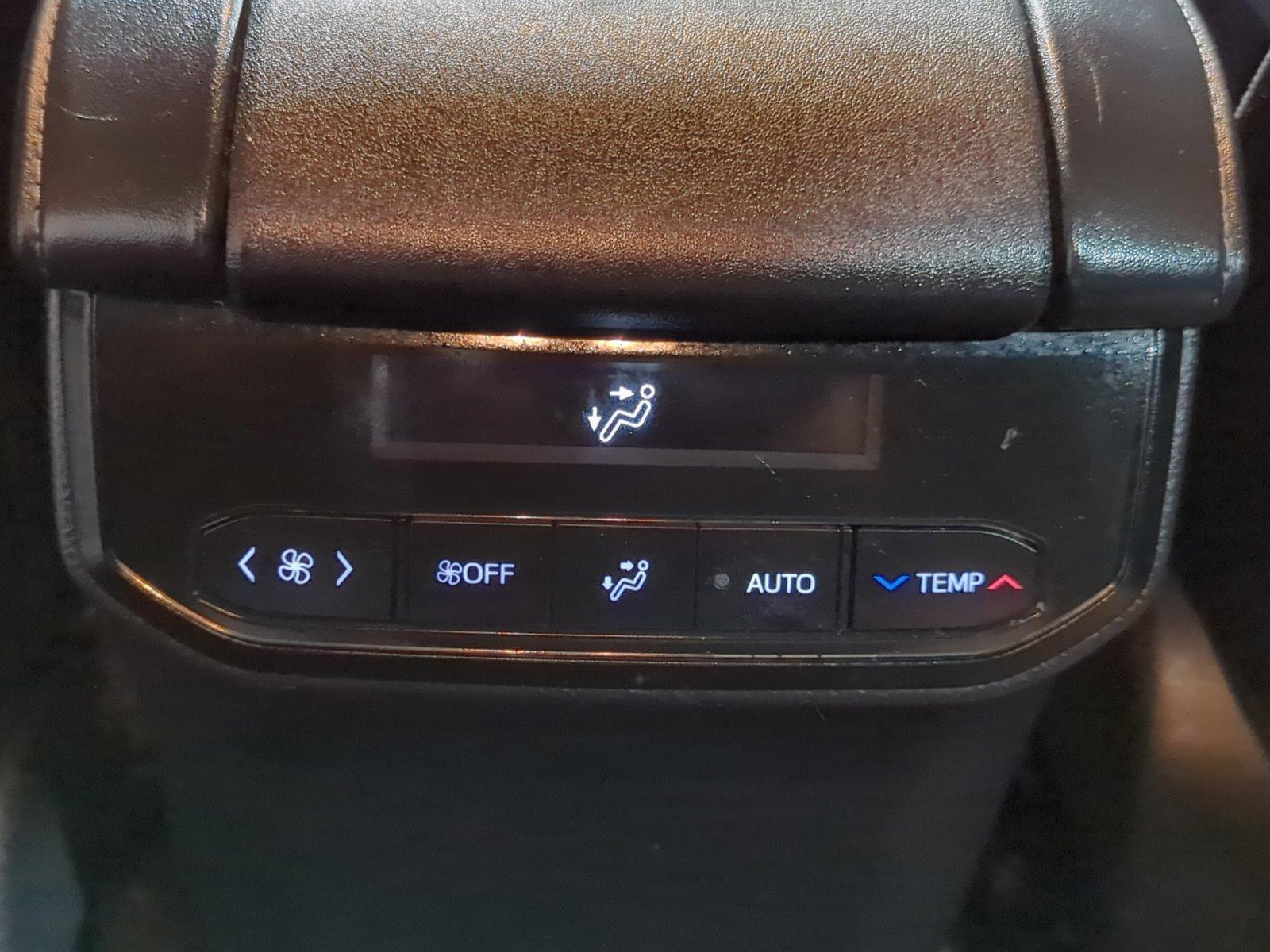 2024 Toyota Highlander Vehicle Photo in Ft. Myers, FL 33907