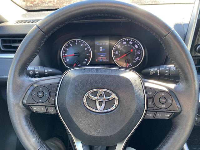 2021 Toyota RAV4 Vehicle Photo in LEOMINSTER, MA 01453-2952