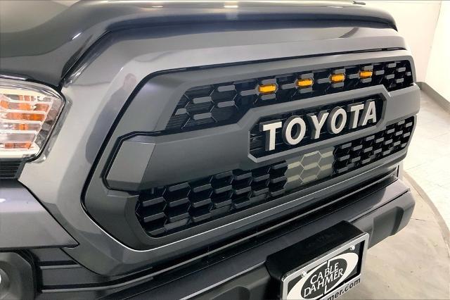 2020 Toyota Tacoma 4WD Vehicle Photo in Kansas City, MO 64114