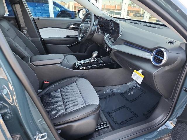 2025 Chevrolet Trax Vehicle Photo in HAYS, KS 67601-1994