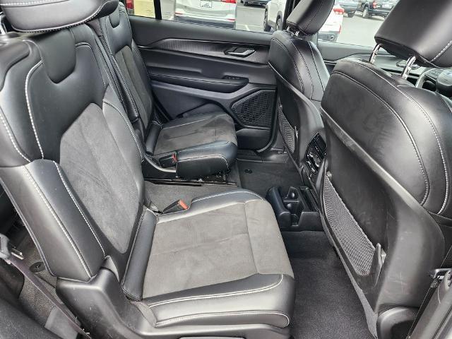 2023 Jeep Grand Cherokee L Vehicle Photo in GREEN BAY, WI 54304-5303