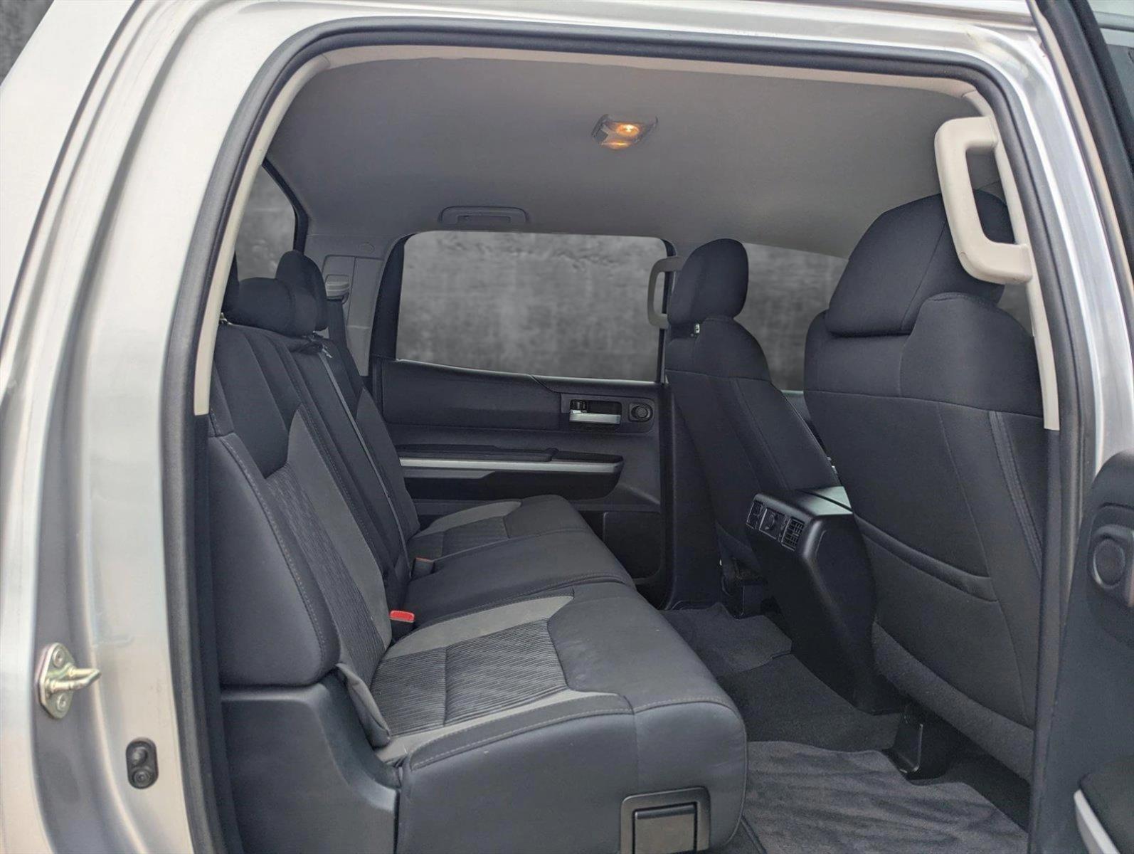 2015 Toyota Tundra 4WD Truck Vehicle Photo in CORPUS CHRISTI, TX 78412-4902