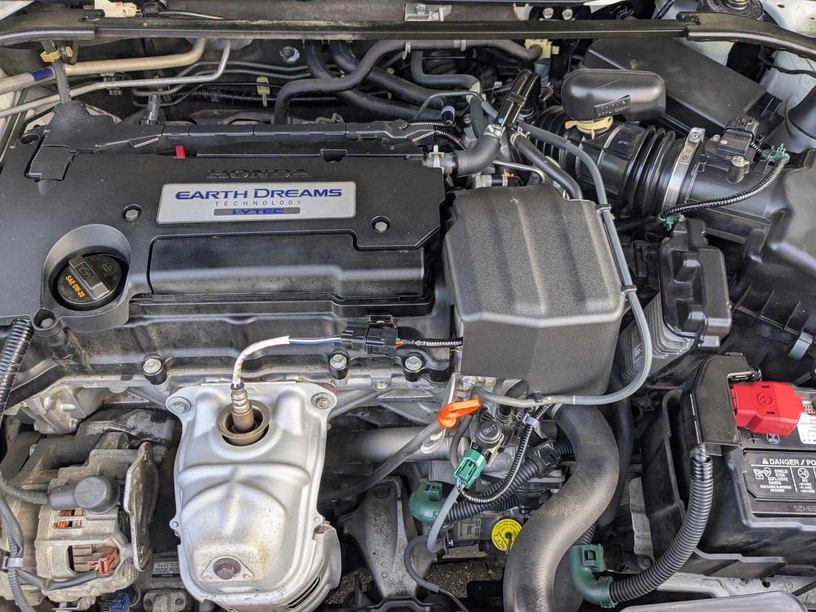 2015 Honda Accord Sedan Vehicle Photo in VALENCIA, CA 91355-1705