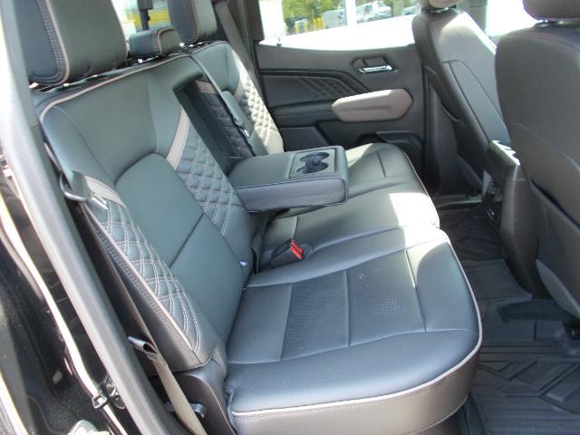 2023 GMC Canyon Vehicle Photo in LOWELL, MA 01852-4336