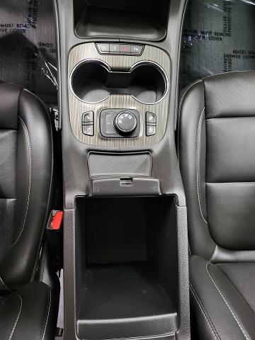 2023 GMC Acadia Vehicle Photo in GREEN BAY, WI 54303-3330