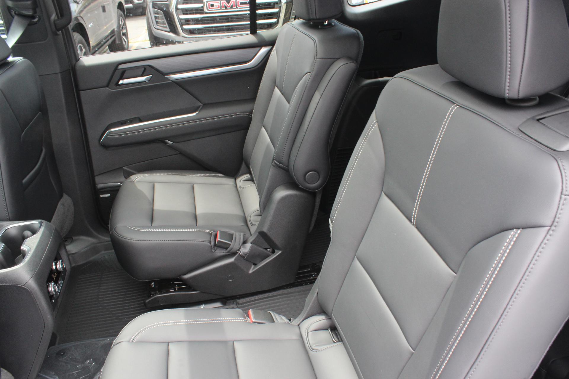 2025 GMC Acadia Vehicle Photo in AURORA, CO 80012-4011