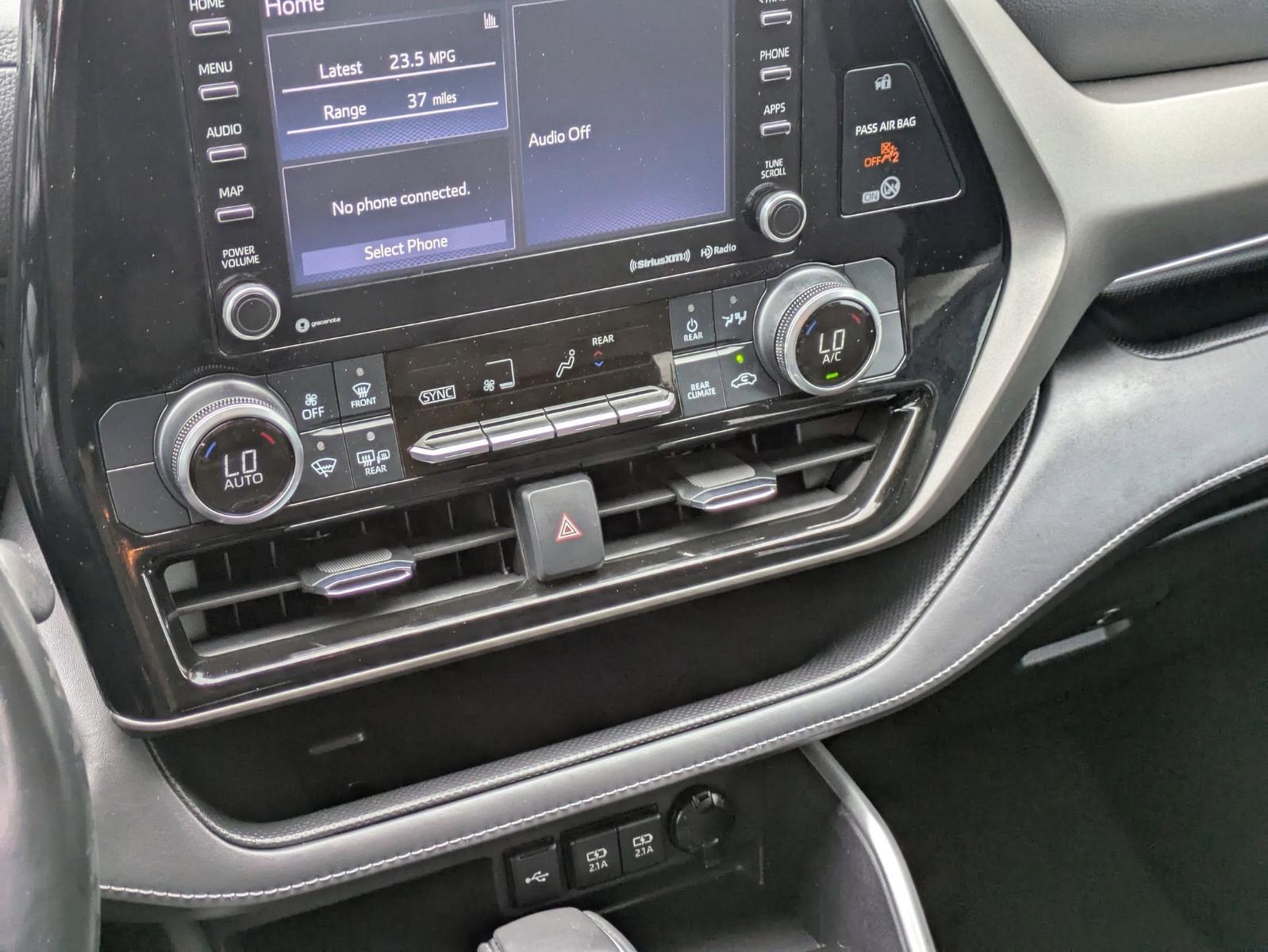 2021 Toyota Highlander Vehicle Photo in SELMA, TX 78154-1460