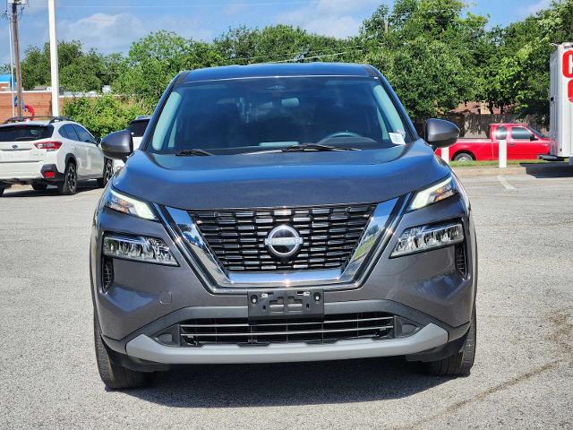 2022 Nissan Rogue Vehicle Photo in DENTON, TX 76210-9321