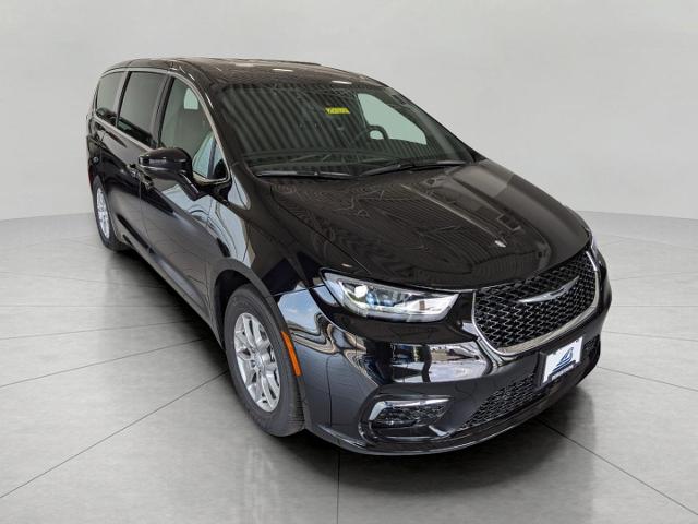 2025 Chrysler Pacifica Vehicle Photo in Oshkosh, WI 54901