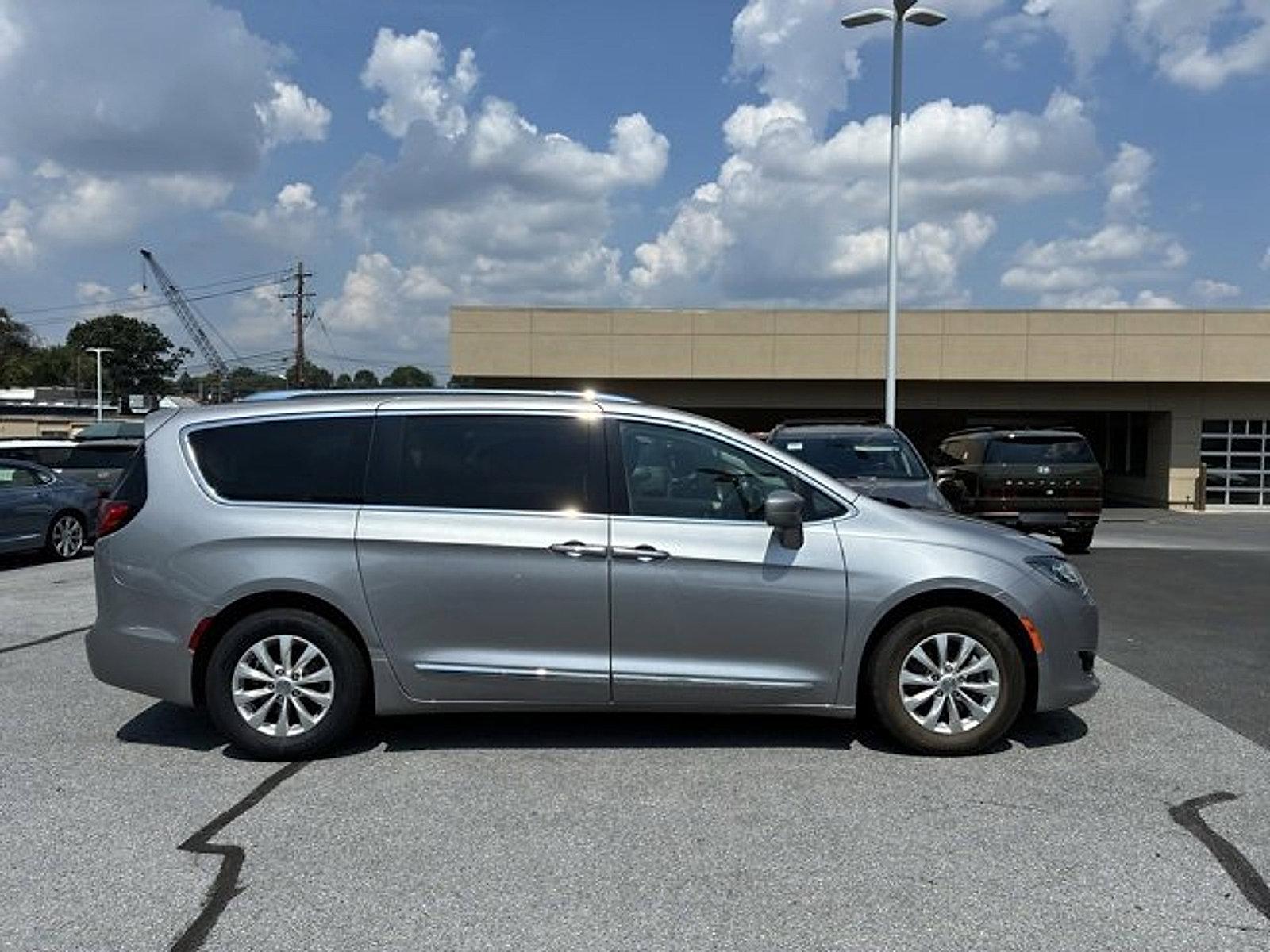 2019 Chrysler Pacifica Vehicle Photo in Harrisburg, PA 17111