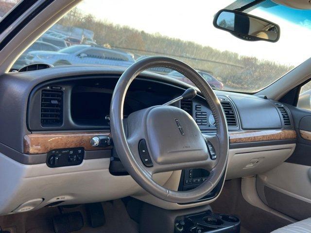 2002 Lincoln CONTINENTAL Vehicle Photo in HARRISONBURG, VA 22801-8763