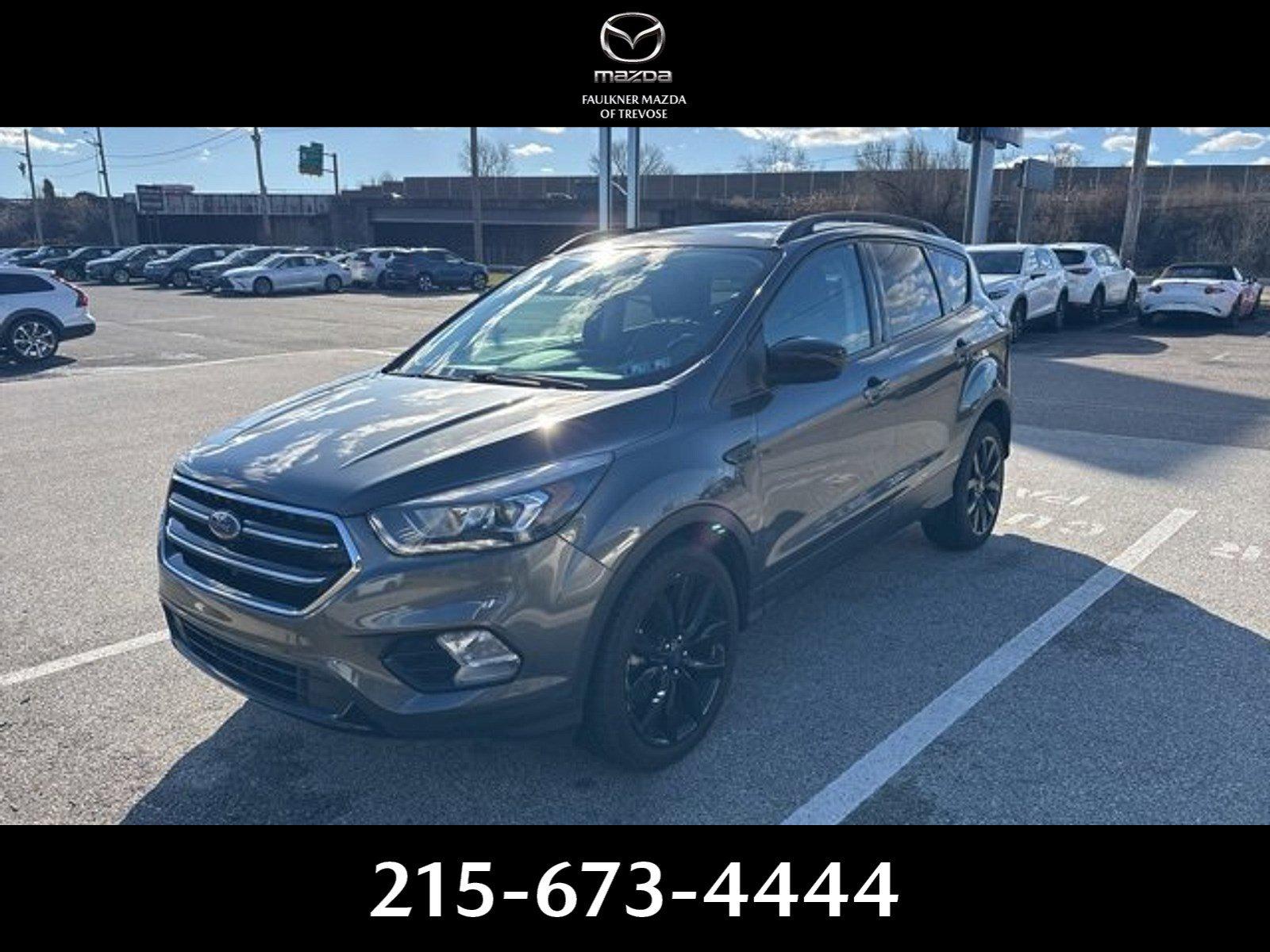 2017 Ford Escape Vehicle Photo in Trevose, PA 19053