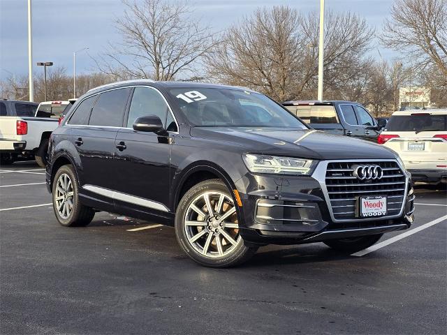 Used 2019 Audi Q7 Premium Plus with VIN WA1LHAF72KD032096 for sale in Naperville, IL