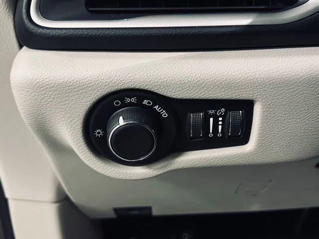 2017 Chrysler Pacifica Vehicle Photo in MEDINA, OH 44256-9631