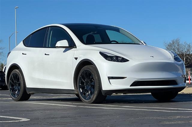 Used 2024 Tesla Model Y Long Range with VIN 7SAYGDEE5RF032373 for sale in Dublin, CA