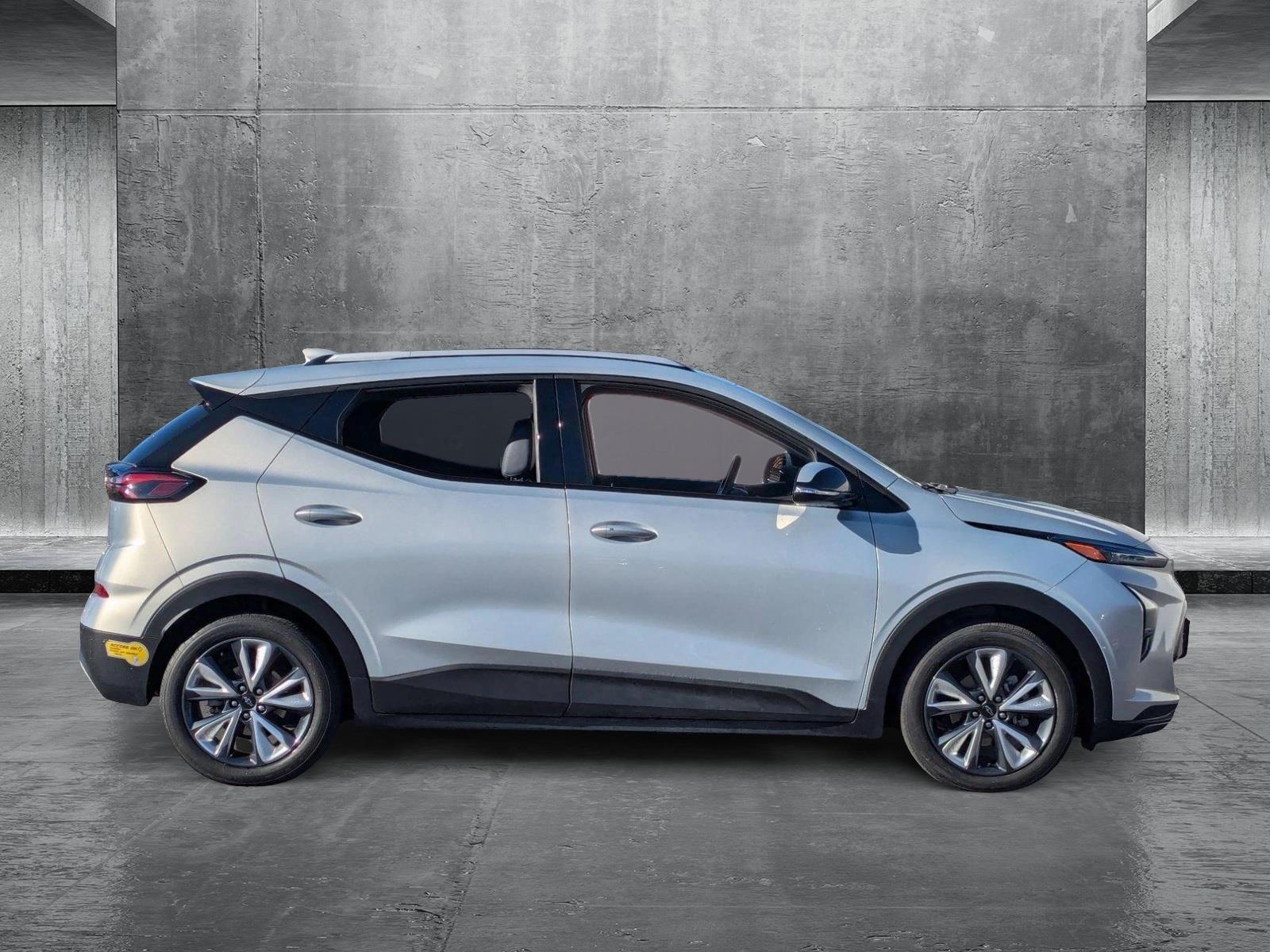 2022 Chevrolet Bolt EUV Vehicle Photo in VALENCIA, CA 91355-1705