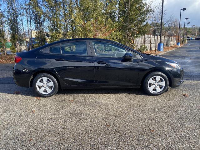 2017 Chevrolet Cruze Vehicle Photo in LEOMINSTER, MA 01453-2952