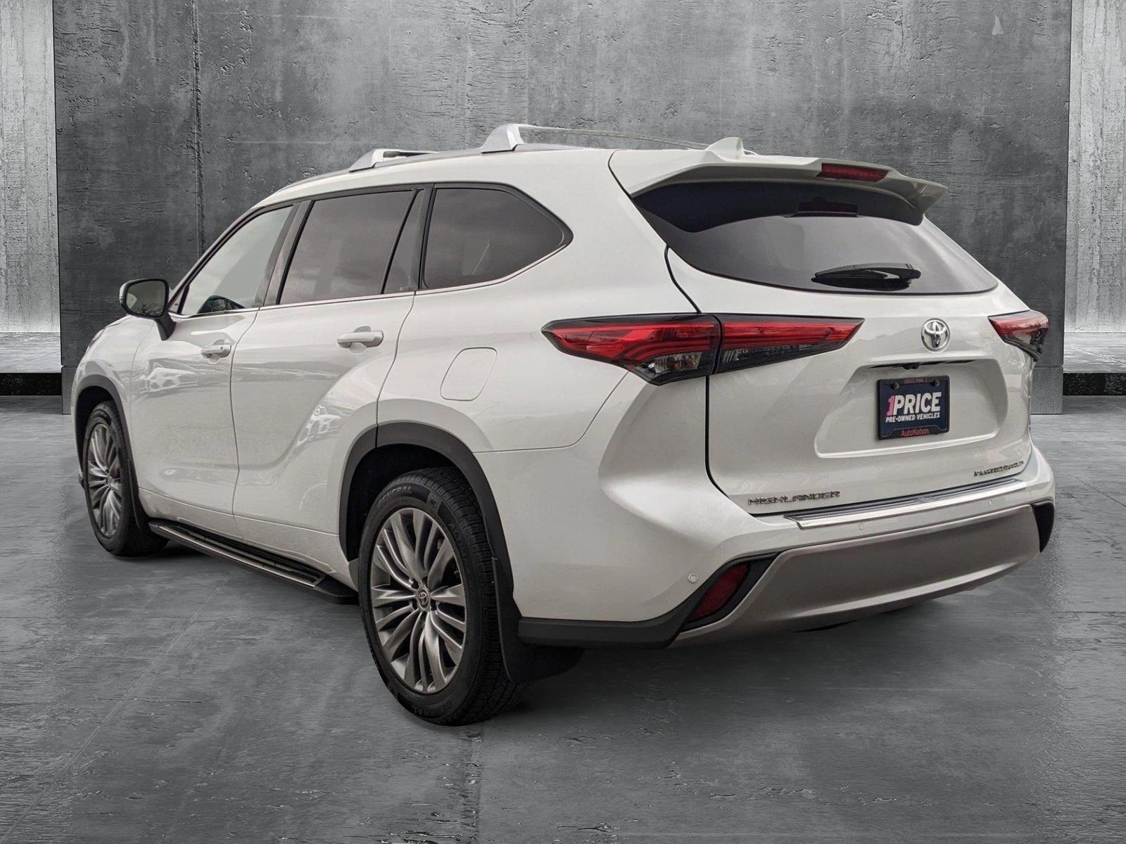 2022 Toyota Highlander Vehicle Photo in Cockeysville, MD 21030