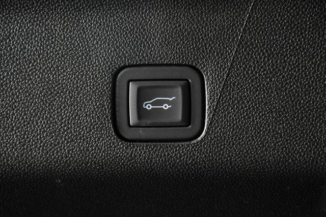 2025 GMC Yukon XL Vehicle Photo in PUYALLUP, WA 98371-4149