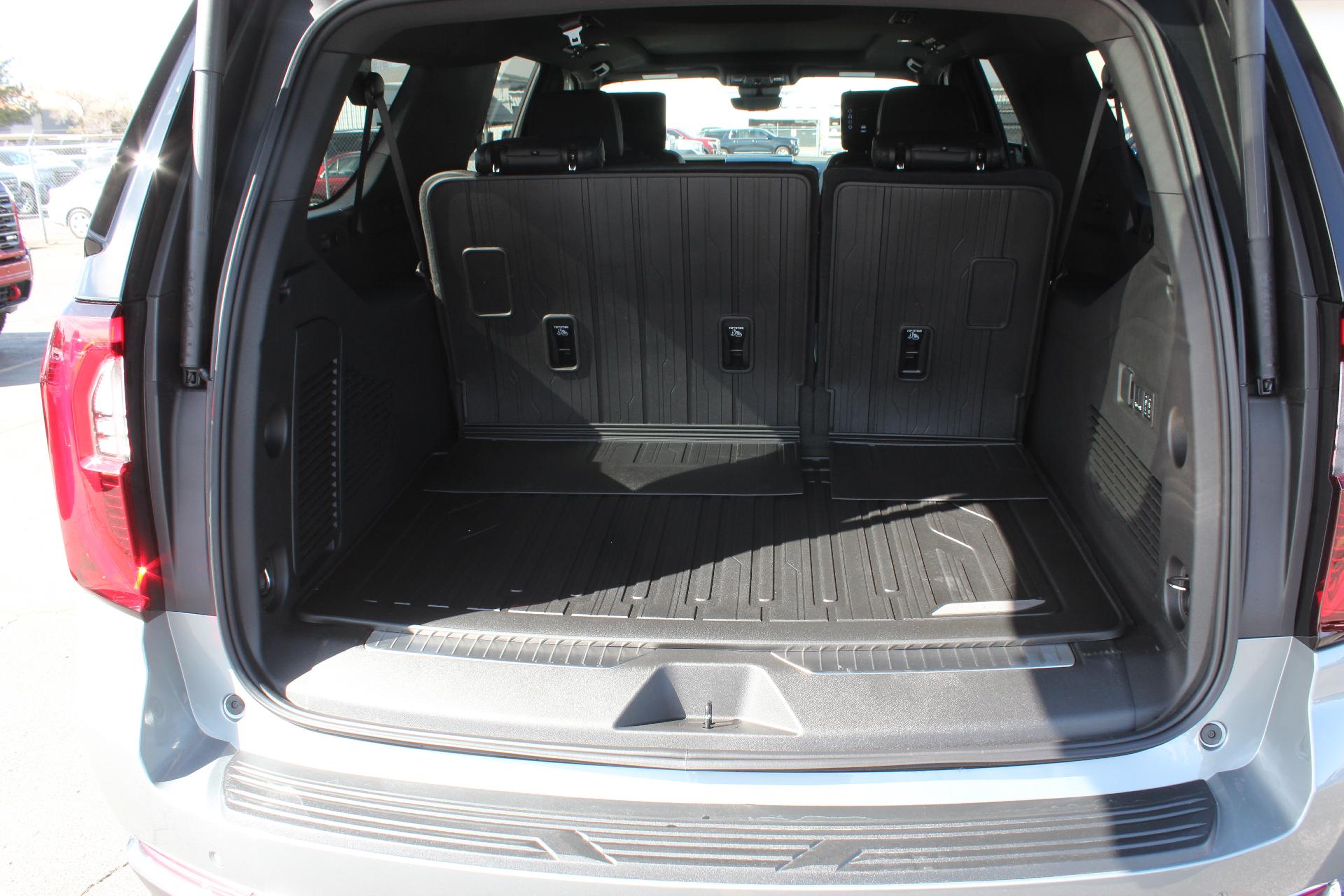 2025 GMC Yukon XL Vehicle Photo in AURORA, CO 80012-4011