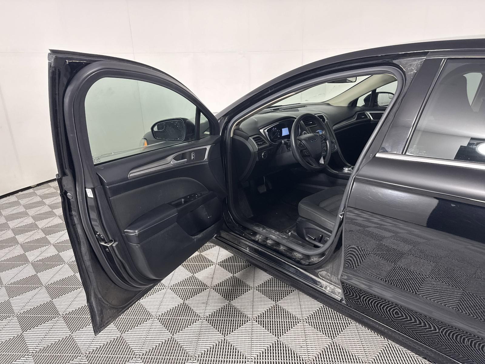2017 Ford Fusion Vehicle Photo in GEORGETOWN, TX 78626-7508