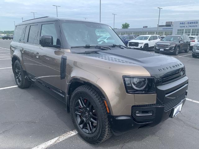 2023 Defender Vehicle Photo in GREEN BAY, WI 54304-5303