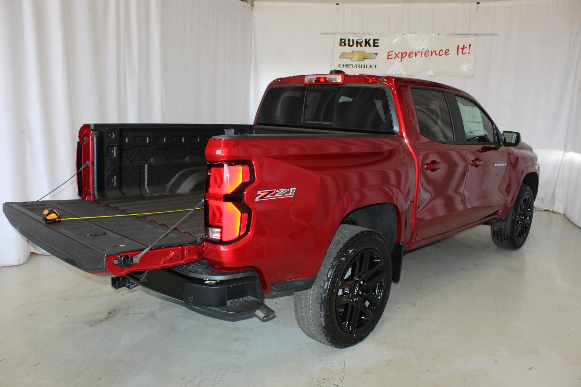 2025 Chevrolet Colorado Vehicle Photo in NORTHAMPTON, MA 01060-1120