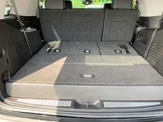 2019 Chevrolet Tahoe Vehicle Photo in MOON TOWNSHIP, PA 15108-2571