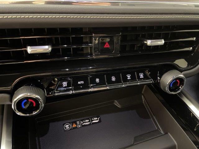 2025 Chevrolet Suburban Vehicle Photo in PHOENIX, AZ 85014-3381