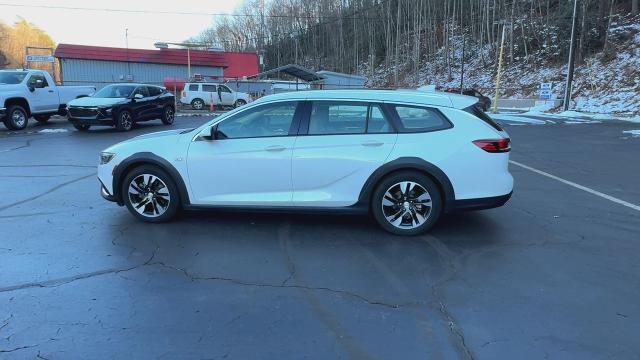 2018 Buick Regal TourX Vehicle Photo in MARION, NC 28752-6372