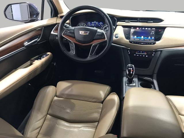 2017 Cadillac XT5 Vehicle Photo in GREEN BAY, WI 54303-3330