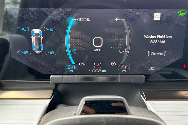 2025 GMC HUMMER EV SUV Vehicle Photo in ELK GROVE, CA 95757-8703