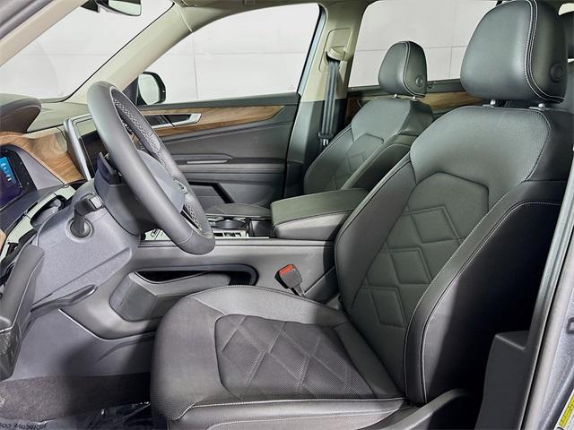 2024 Volkswagen Atlas Vehicle Photo in Puyallup, WA 98371