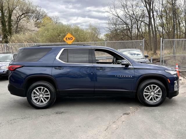 Used 2022 Chevrolet Traverse 3LT with VIN 1GNEVHKW8NJ149594 for sale in Roslyn, NY