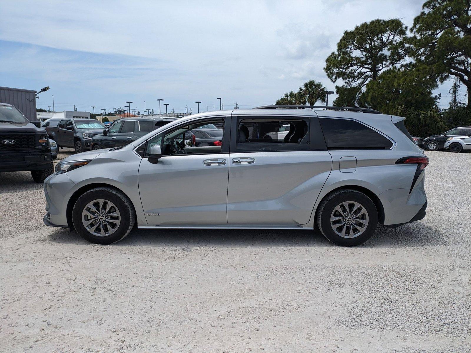 2021 Toyota Sienna Vehicle Photo in Bradenton, FL 34207