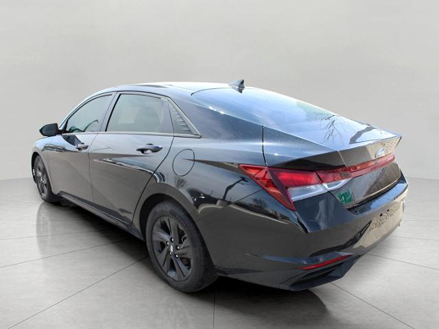 2022 Hyundai ELANTRA Vehicle Photo in Green Bay, WI 54304