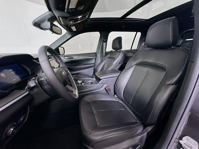 2024 Jeep Grand Cherokee L Vehicle Photo in Doylsetown, PA 18901