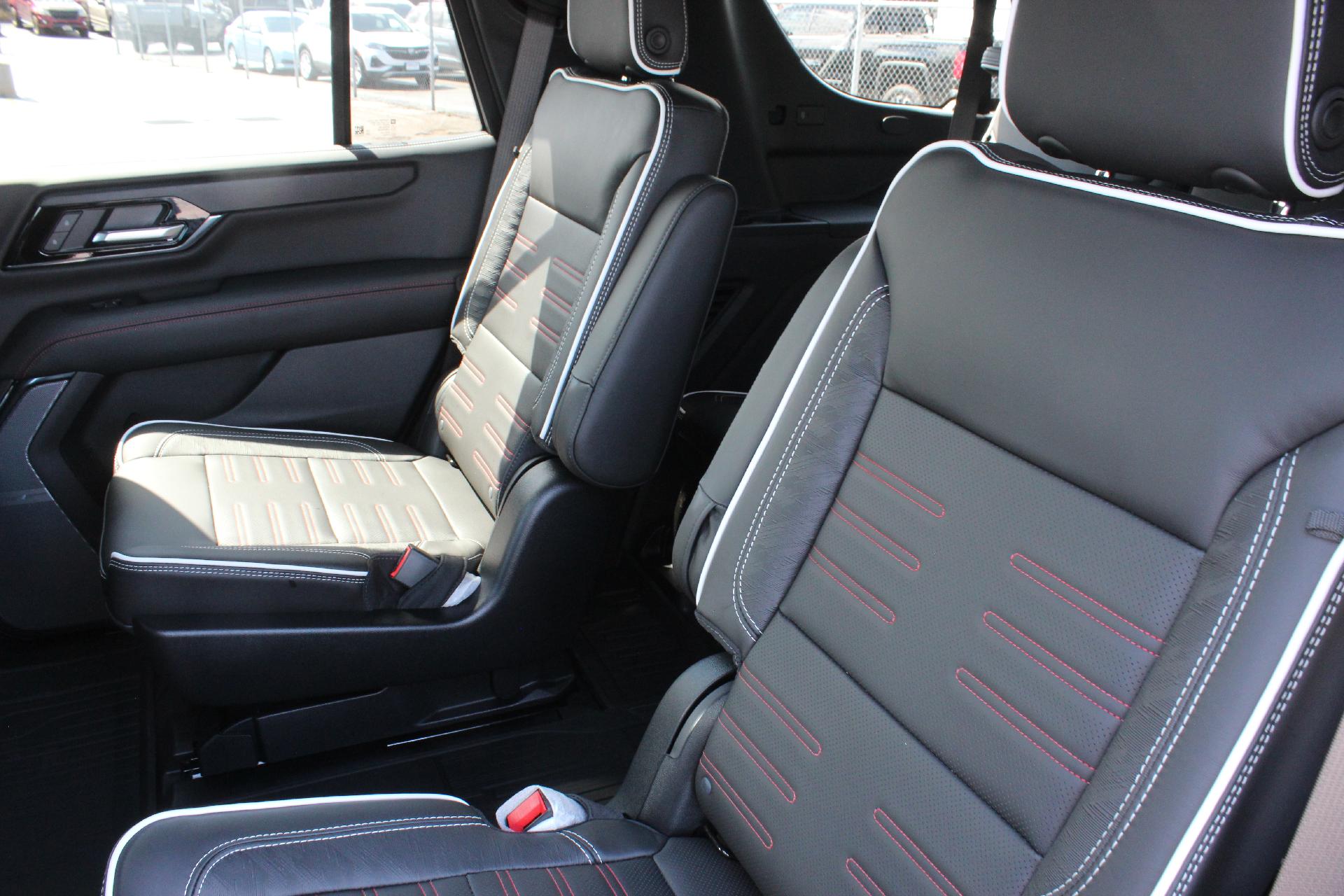 2025 GMC Yukon Vehicle Photo in AURORA, CO 80012-4011
